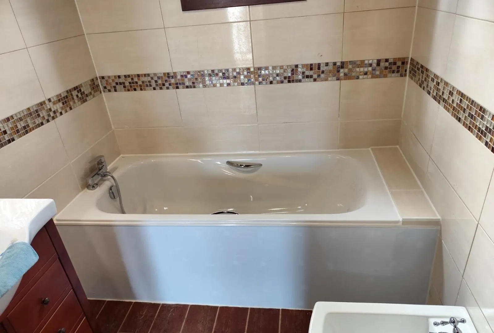 4Br Candelaria Wooden Home -Pool & Views - Parking 0*,  Spanien
